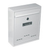 Malá bílá poštovní schránka je určená pro instalaci do panelových i rodinných domů. Tato poštovní schránka je praktická a má dostatečný prostor pro vaši poštu.