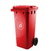 Kvalitní plastová popelnice na komunální odpad v červené barvě s objemem 120 litrů boduje díky snadné manipulaci, za kterou vděčí kolečkům a nízké hmotnosti. Madla na popelnici jsou umístěna tak, abyste ji mohli uchopit ze všech stran.