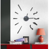 Samolepící hodiny G21 Fashion Style v černé barvě s velikostí číslic 7,7 - 10 cm se stanou skvělým a praktickým doplňkem vašeho interiéru. Mají tichý chod, takže si je můžete dát i do ložnice a nebudou vás rušit při spánku.
