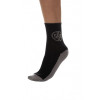Ponožky v klasické délce se zesíleným chodidlem pro maximální komfort během nošení. Složeni: - 80% bavlna - 17% polyamid - 3% elastan