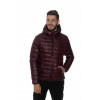 Pánská prošívaná bunda s kapucí. Dvě přední kapsy na zip. V nabídce ve třech barevných provedeních. Složení: vrchní:100% polyester, podšívka:100% polyester, výplň:100% polyester