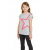 V šedém triku KATHERINE bude každá dívka hvězda! Triko s krátkým rukávem má na přední straně decentní růžový potisk právě s motivem hvězdy. Složení: - 65% polyester - 35 % bavlna