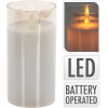 - LED svíčka s efektem plápolajícího plamínku - skleněné provedení - napájení: 3x AAA baterie (není součástí) - vhodné do interiéru i exteriéru - rozměry: 7,5 x 15 cm