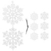 Sada osmi kusů sněhových vloček s provázkem na zavěšení. Výška 8 cm, dva vzory vloček, blýskavý povrch se třpytkami, nerozbitný plastový materiál, sněhově bílá barva. Ideální k výzdobě stromečků nebo jako vánoční dekorace.